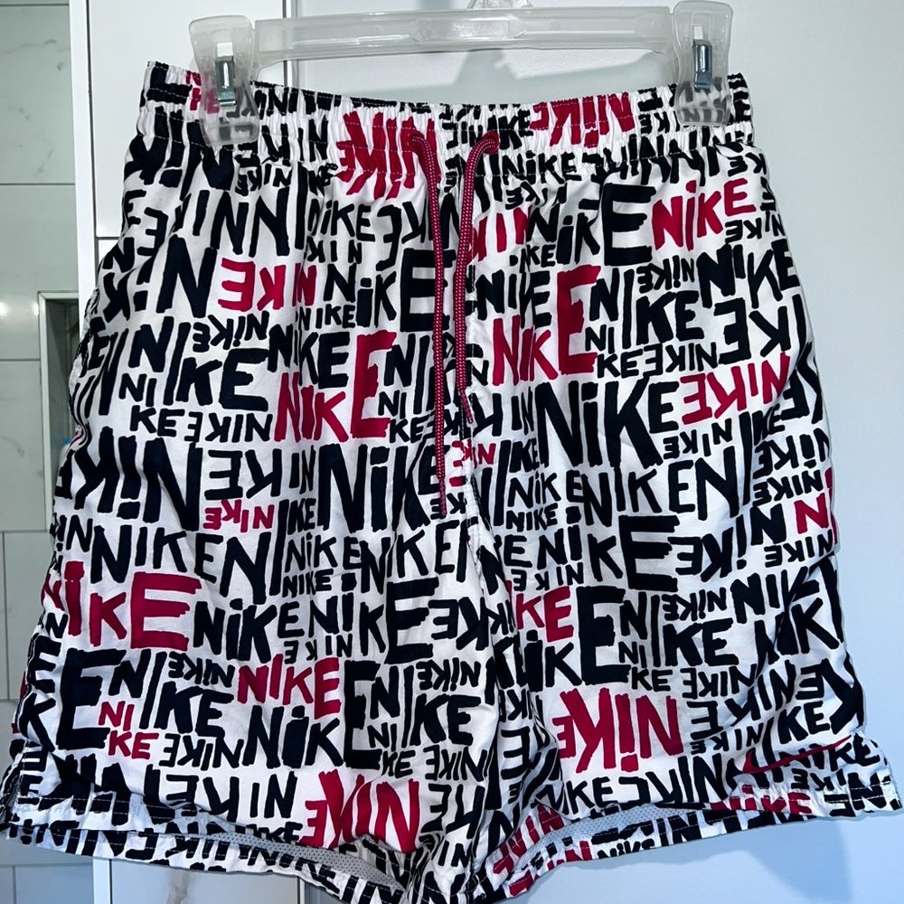 Men's Medium Nike Athletic or Bathing Shorts